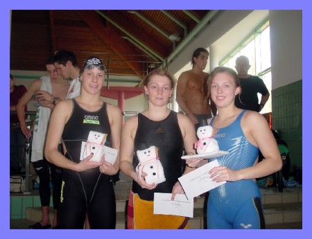 Adela (Suchy) Mitte bei der Siegerehrung