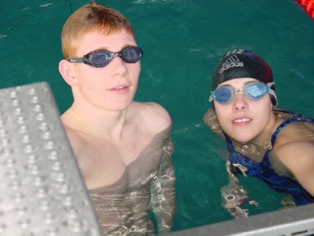 Alexander und Alex beim Einschwimmen