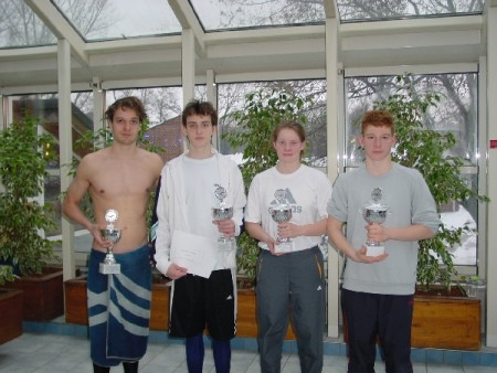 Markus, Patrick, Steffi und Alexander vom EMSC holen sich den Pokal für die punktbeste Einzelleistung