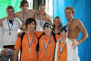 Die erfolgreichen Staffelschwimmer vom TSV-Hohenbrunn-Riemerling die Mdchen holen ebenfalls Gold ber 4 x 50m Freistil