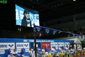 Gedenkminute an den beim Marathon Weltcup in Dubai tdlich verunglckten Amerikanischen Schwimmer Francis Crippen